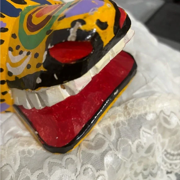 #41 One of A Kind Vintage Carved Mask from Antigia Guatemala. Beautiful Colors. - Picture 5 of 10